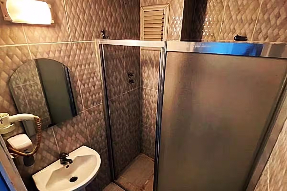 Çift Single Oda Banyo 4